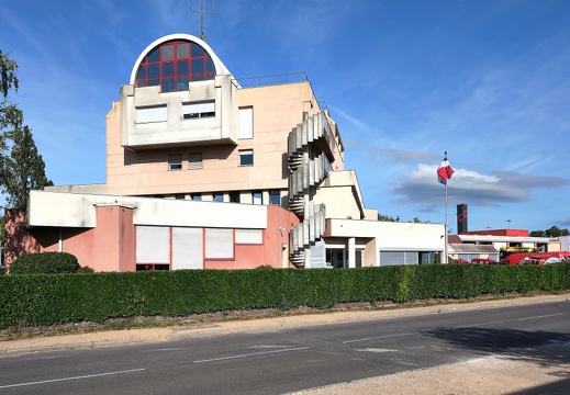 Caserne des pompiers - montre les photos à la racine de cet album Caserne des pompiers